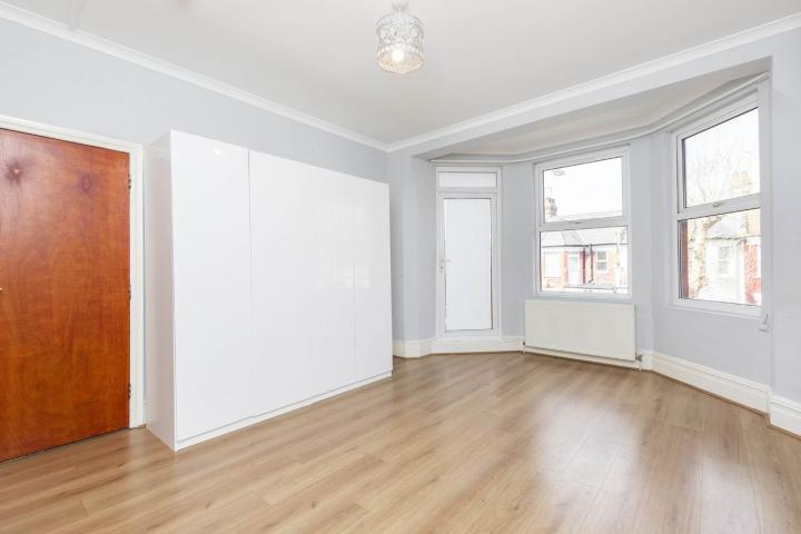 Modern and Central Apartment Hamilton Road, Dollis Hill